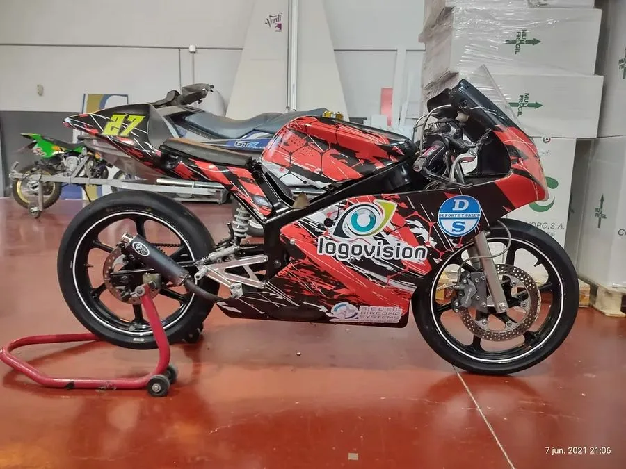 Pegatinas moto Logovión